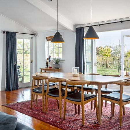 The Wine Shed Villa Martinborough Bagian luar foto