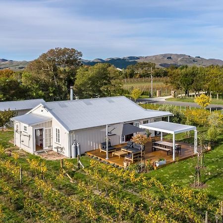 The Wine Shed Villa Martinborough Bagian luar foto