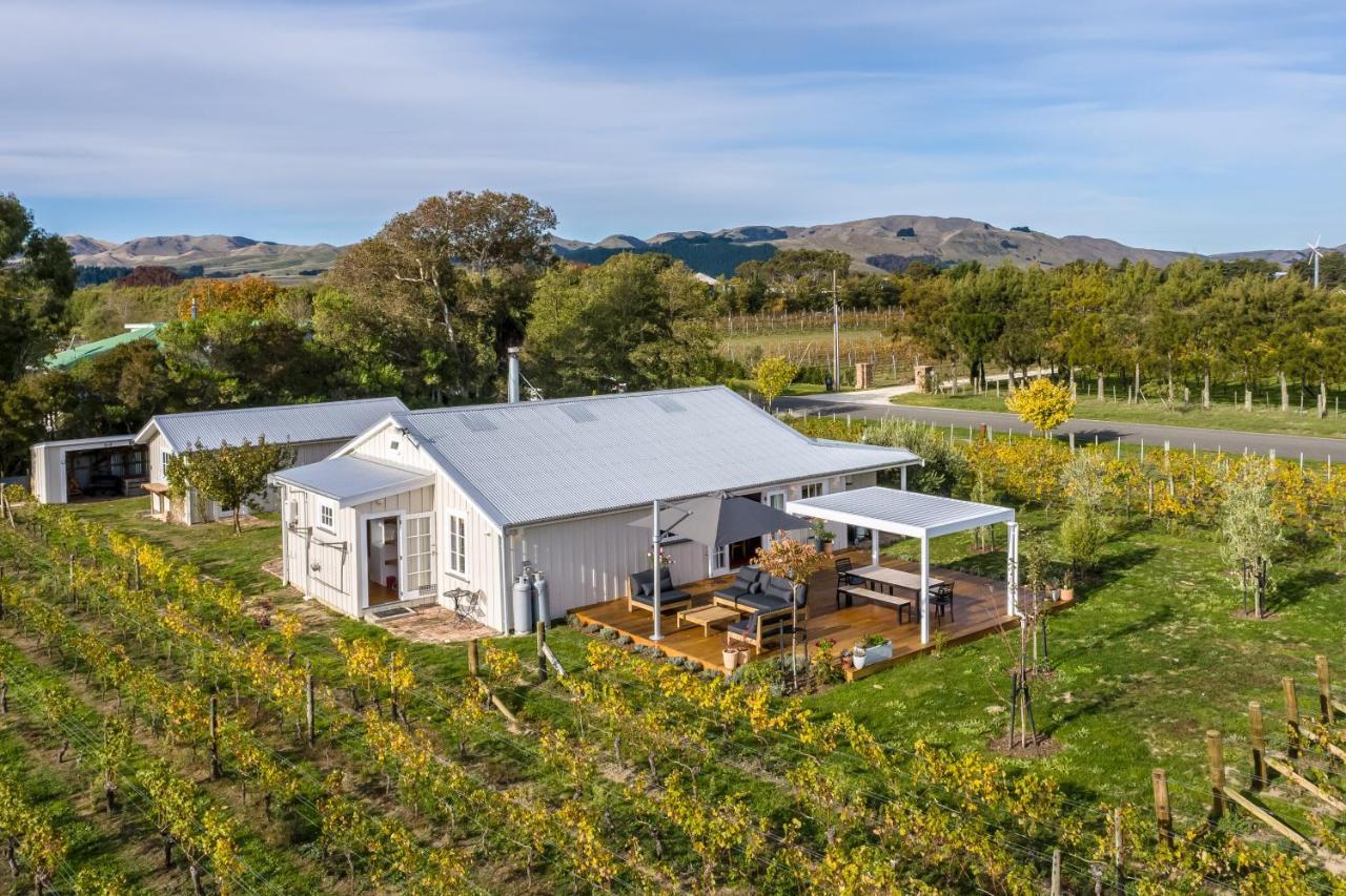 The Wine Shed Villa Martinborough Bagian luar foto