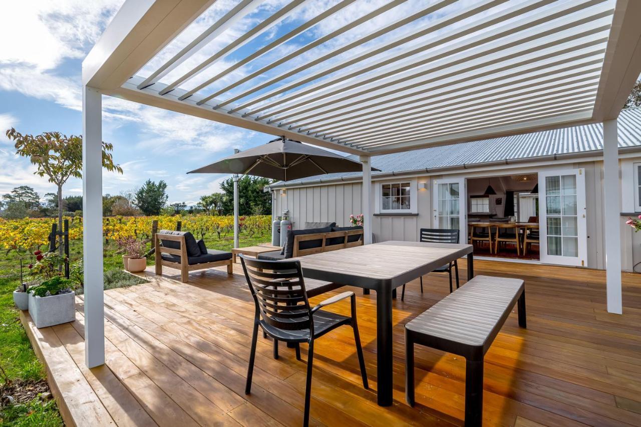 The Wine Shed Villa Martinborough Bagian luar foto