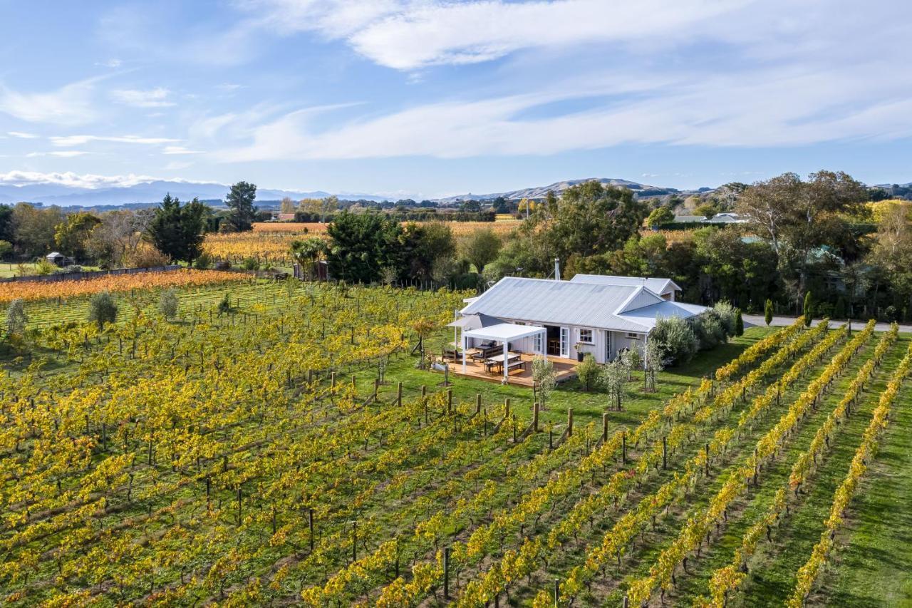 The Wine Shed Villa Martinborough Bagian luar foto