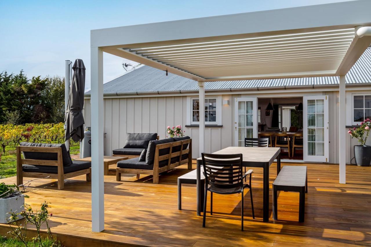 The Wine Shed Villa Martinborough Bagian luar foto