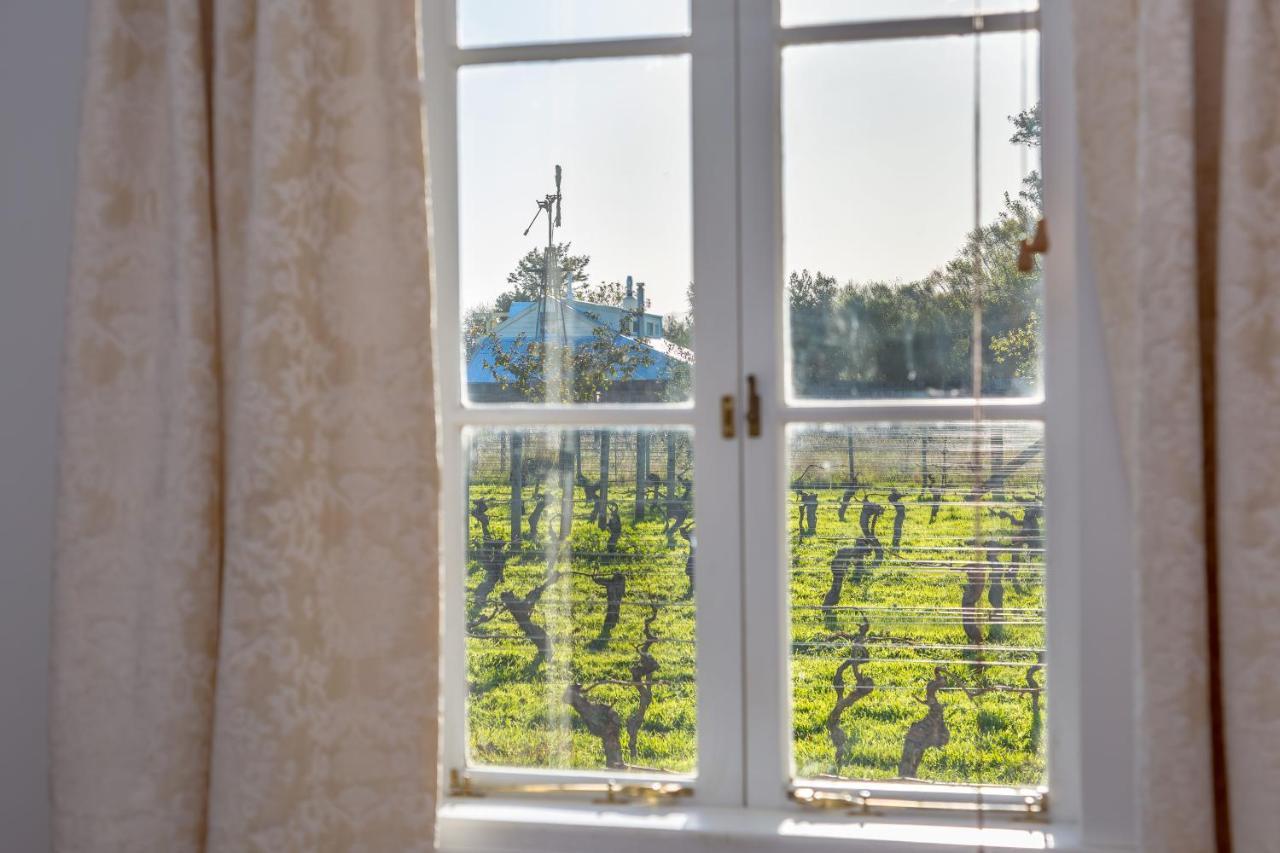 The Wine Shed Villa Martinborough Bagian luar foto