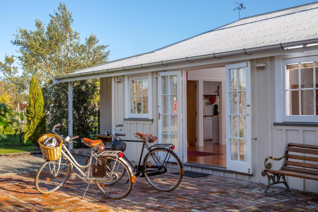 The Wine Shed Villa Martinborough Bagian luar foto
